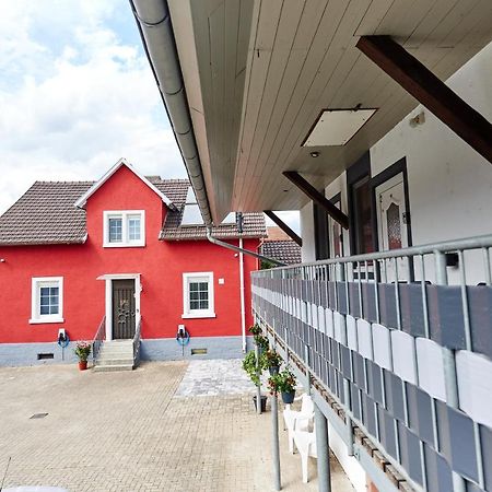 Gaestehaus Viktoriya Nur Wenige Minuten Zum Europa-Park Rust Luaran gambar