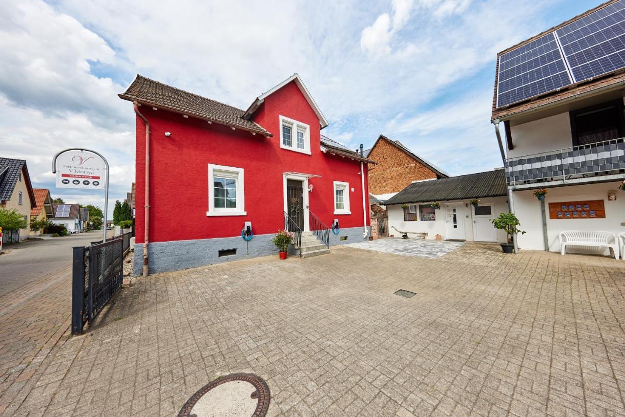 Gaestehaus Viktoriya Nur Wenige Minuten Zum Europa-Park Rust Luaran gambar